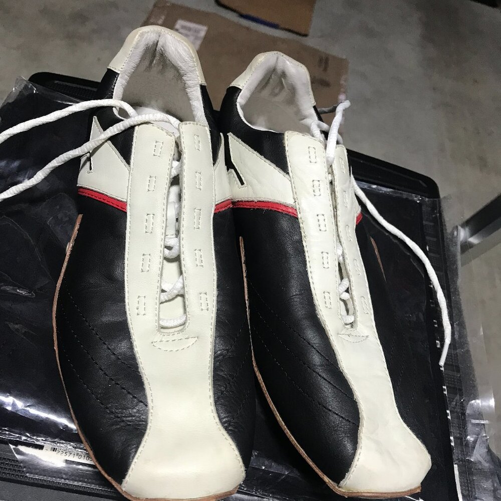 Woman Faryl Robin footwear. Retro-Vintage style. Size 8. New.